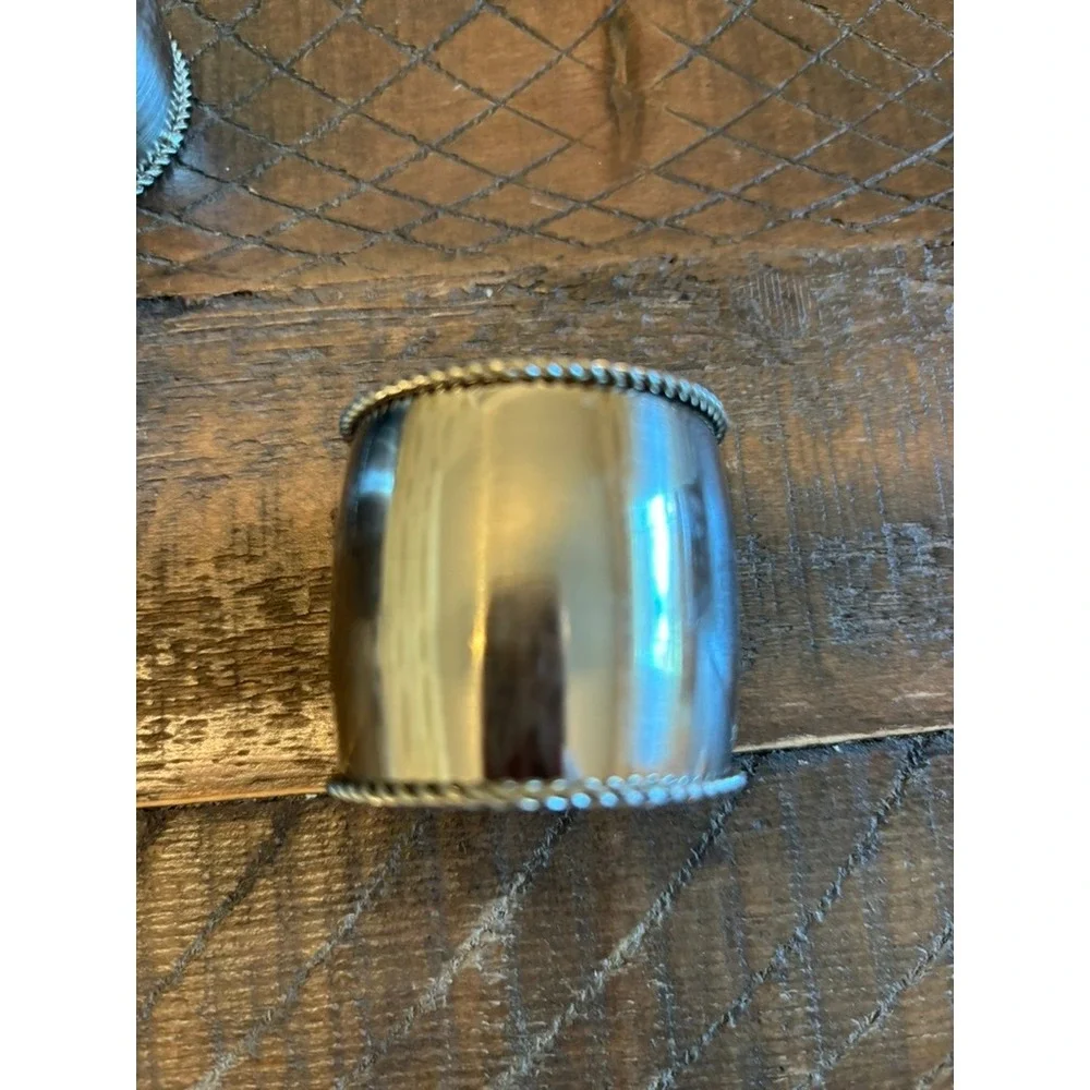 Napkin Ring Set 8 Silver Brushed Metal Braided Rope Trim Barrel Shape